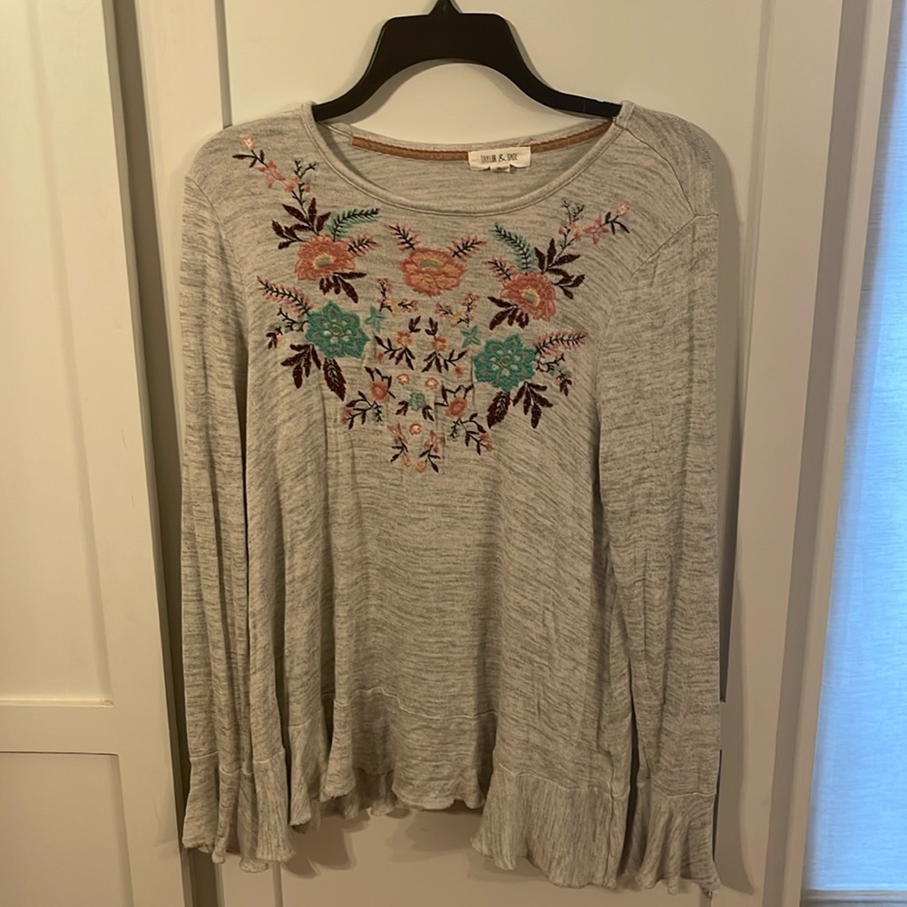 Taylor & Soul long bell sleeve